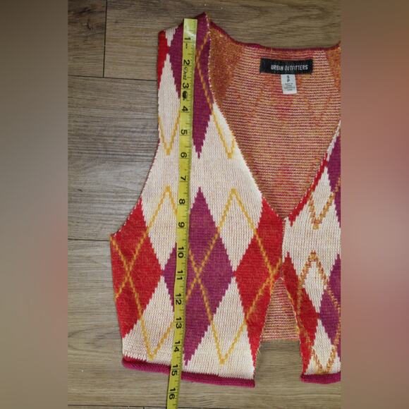 Urban Outfitters Adriana Split Hem Sweater Vest Argyle Pink Red Yellow Women S - Picture 8 of 8